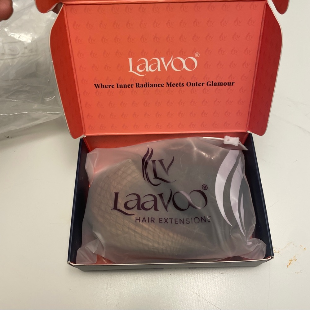 NWT Laavoo Hair Wefts in Brown 03